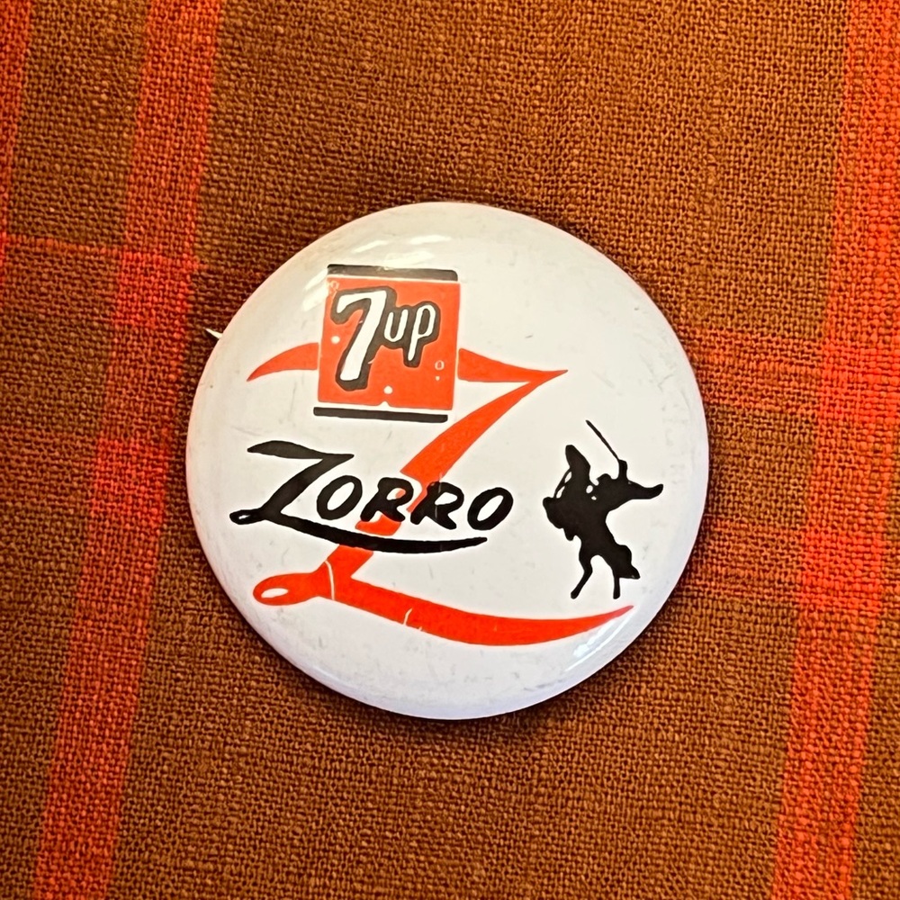 1957 Original ZORRO Walt Disney 7-UP Soft‎ Drink Pinback Insert Metal Pin Soda